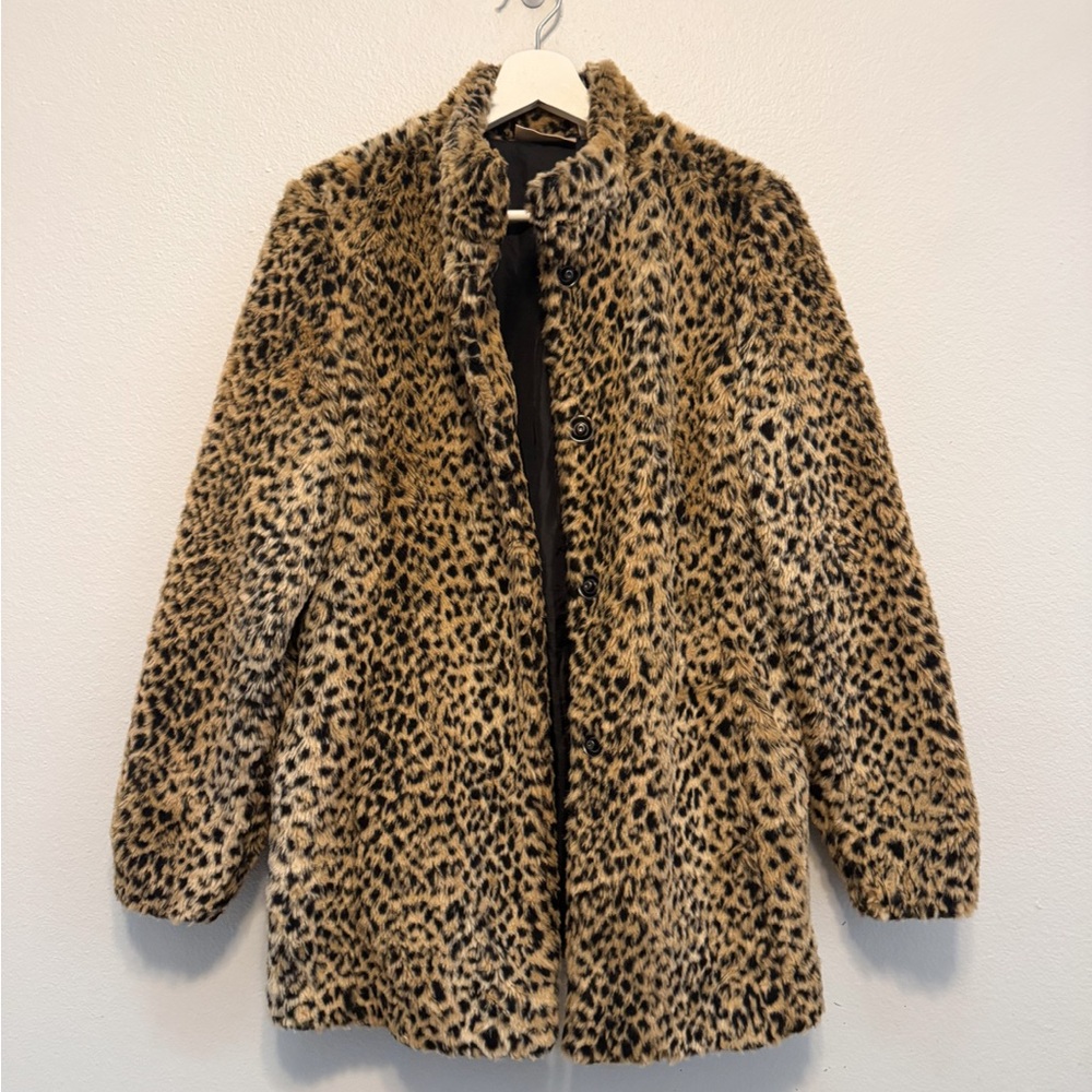 DKNY jeans faux fur leopard/cheetah animal print snap front coat. Size XS.